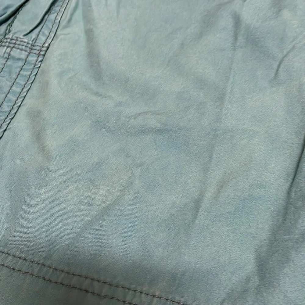UNIONBAY has zipper
